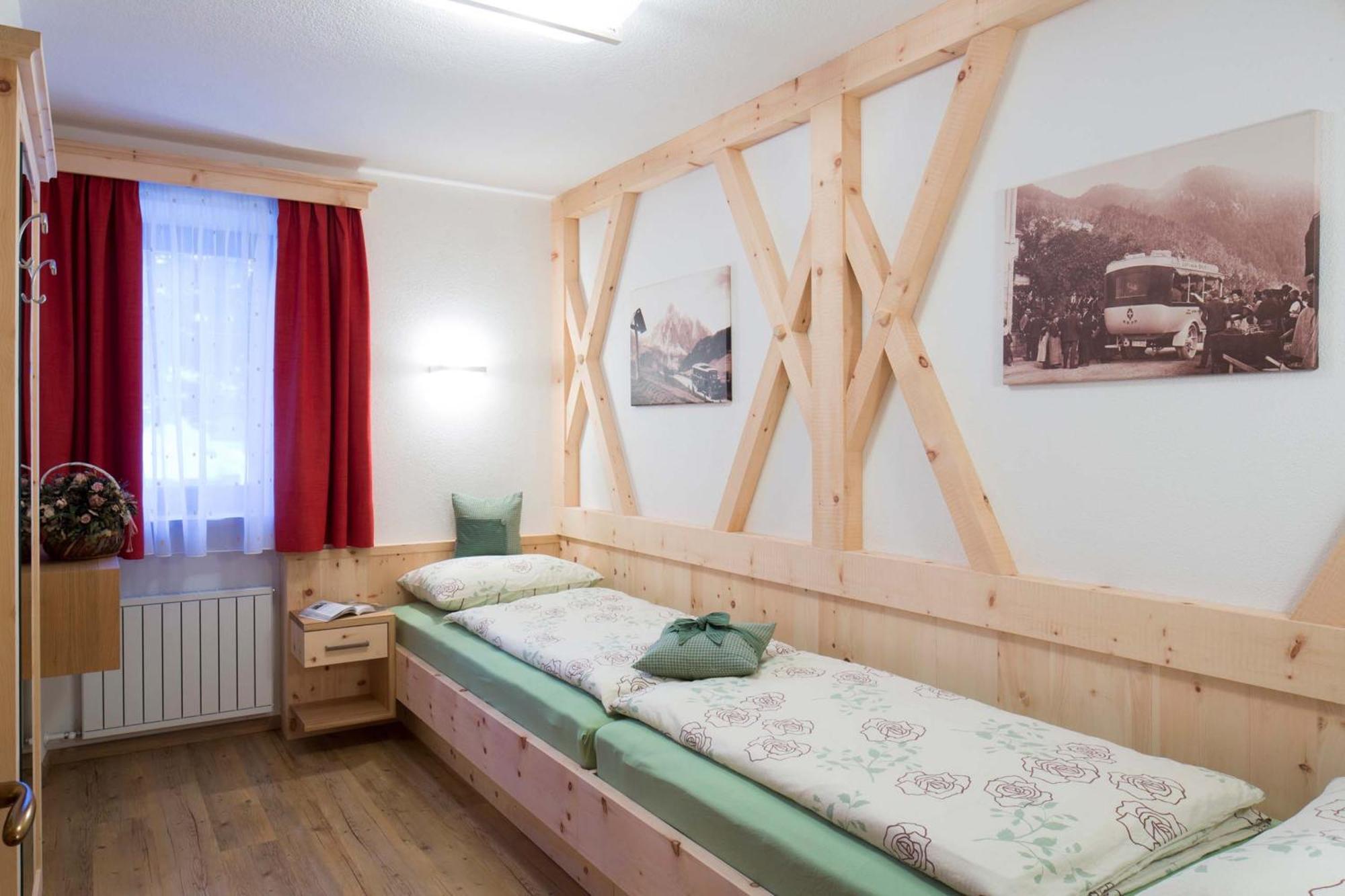 Alpin Apartments Kolfuschg Zimmer foto