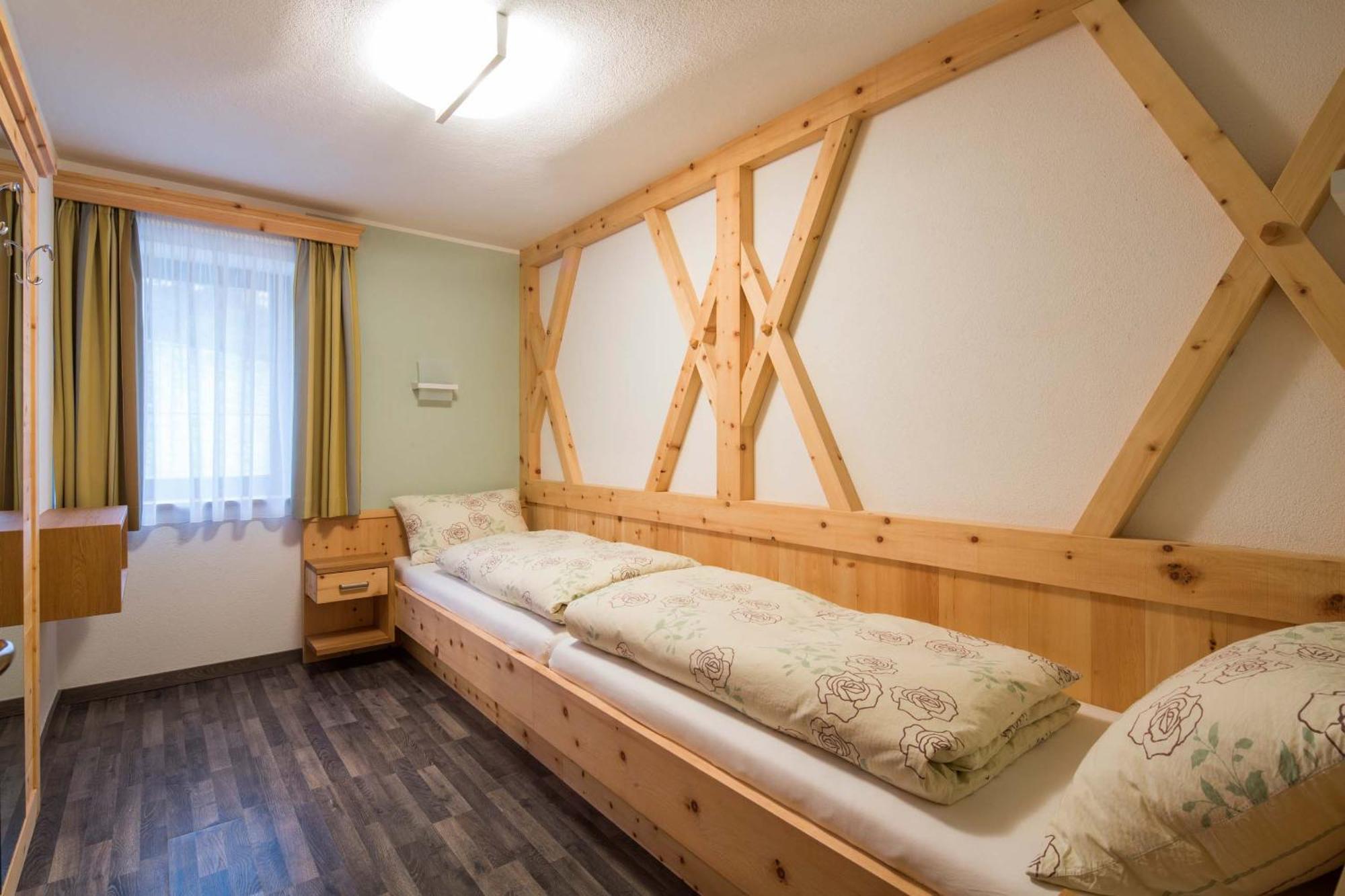 Alpin Apartments Kolfuschg Zimmer foto