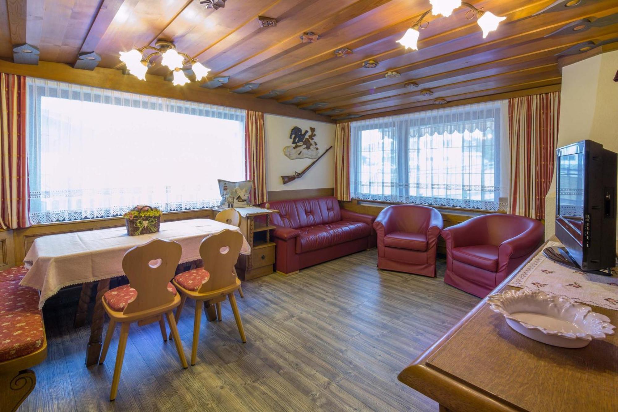 Alpin Apartments Kolfuschg Zimmer foto